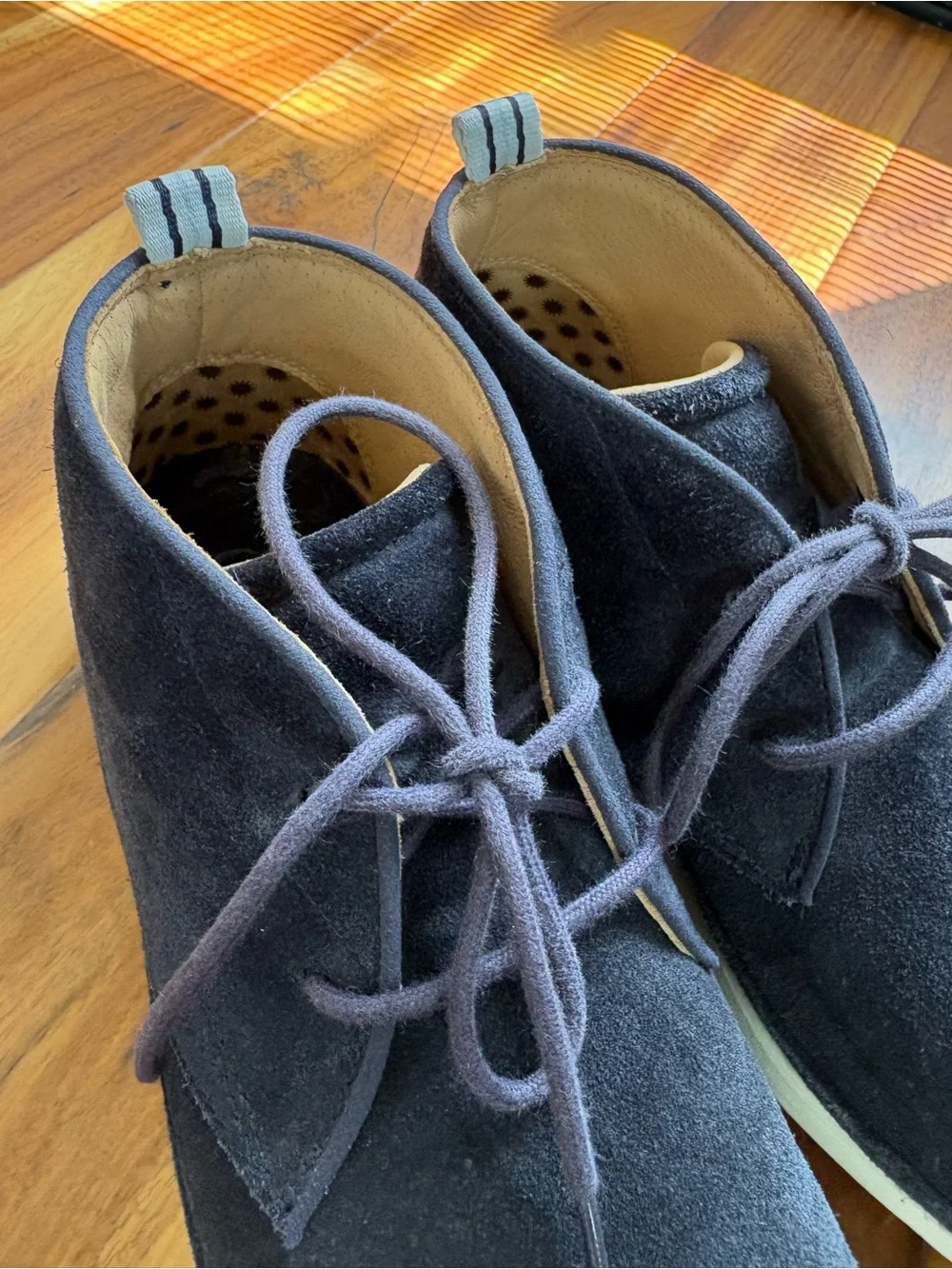 UGG Men's Chukka Boots Bundle Size 9 - Navy (Like New) & Black (Flawed) w/boxes